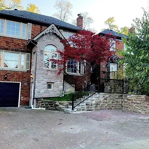 https://leaside-garden-guesthouse.niagara-fallshotels.com
