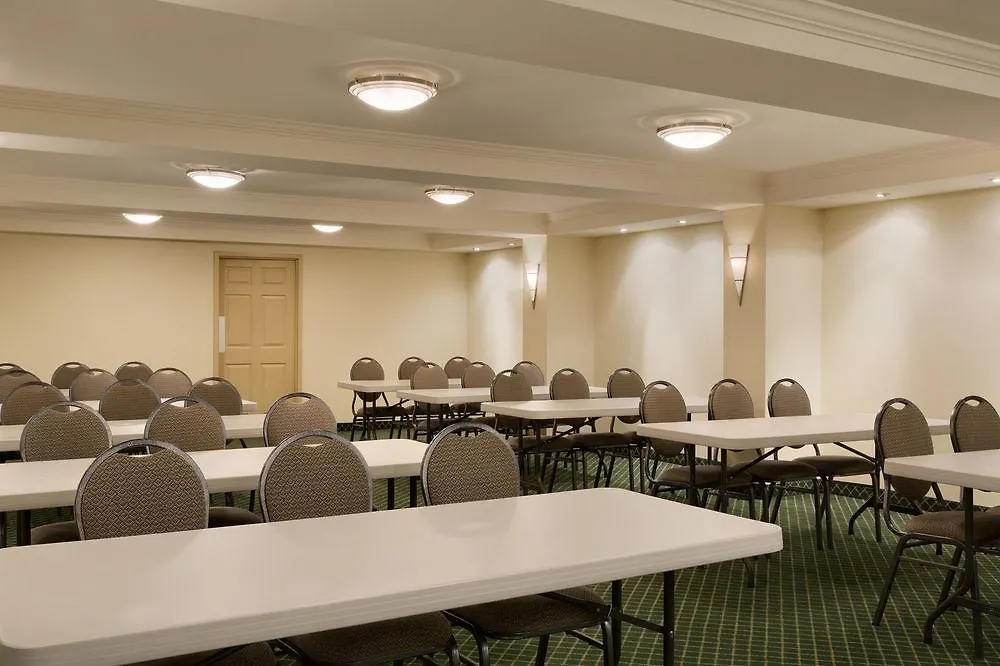 Days Inn By Wyndham Toronto East Beaches