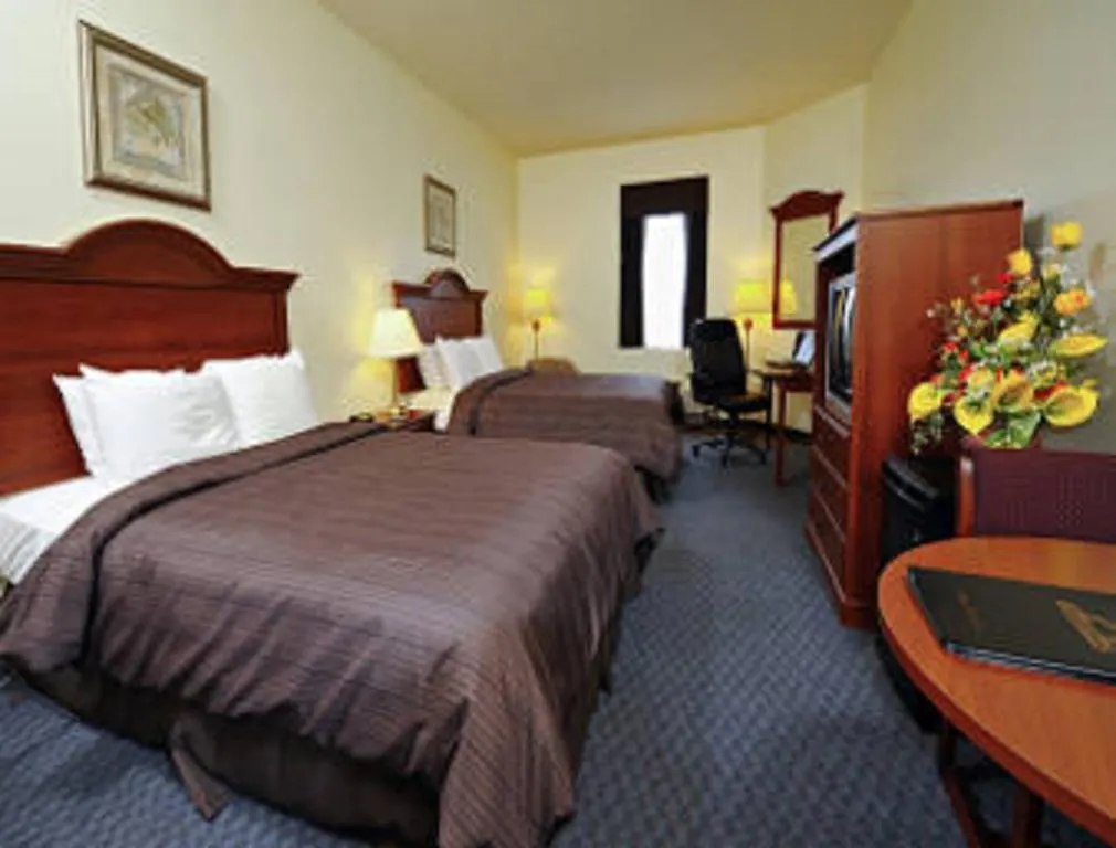 Hotel Days Inn By Wyndham Toronto East Beaches