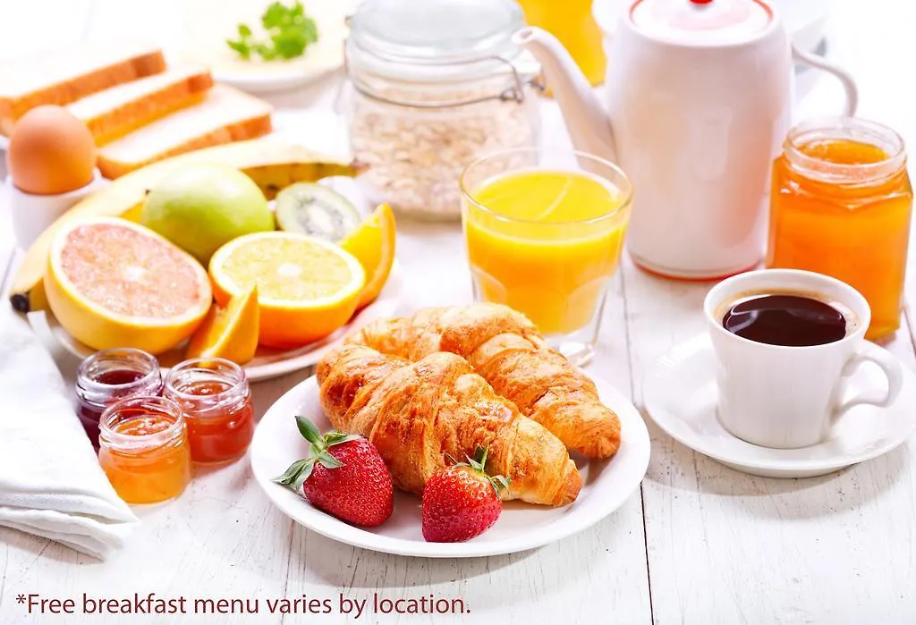 Hotel Days Inn By Wyndham Toronto East Beaches