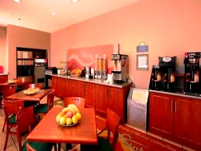 Days Inn By Wyndham Toronto East Beaches