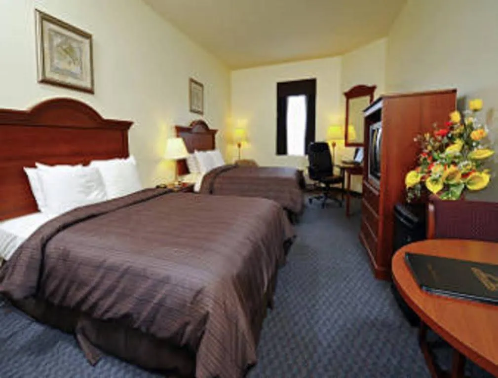 Days Inn By Wyndham Toronto East Beaches