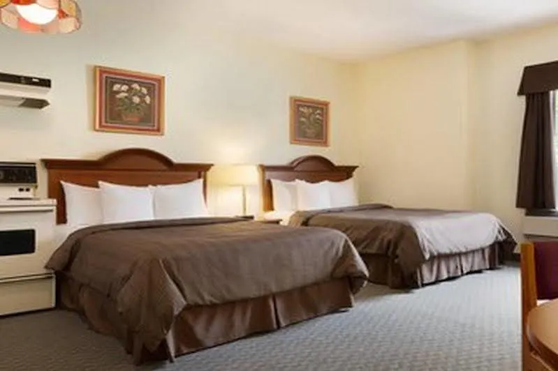 Days Inn By Wyndham Toronto East Beaches Hotel
