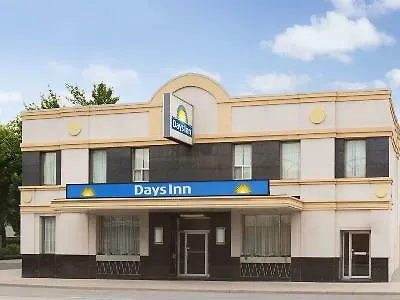 Days Inn By Wyndham Toronto East Beaches Hotel