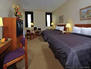 Days Inn By Wyndham Toronto East Beaches 2*,