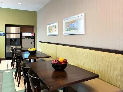 Days Inn By Wyndham Toronto East Beaches 2*,  Canadá